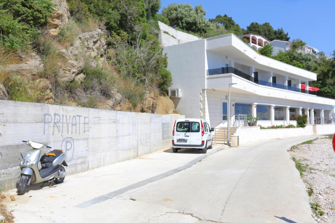 Family Friendly Apartments With A Swimming Pool Zivogosce - Porat, Makarska - 18150 Экстерьер фото
