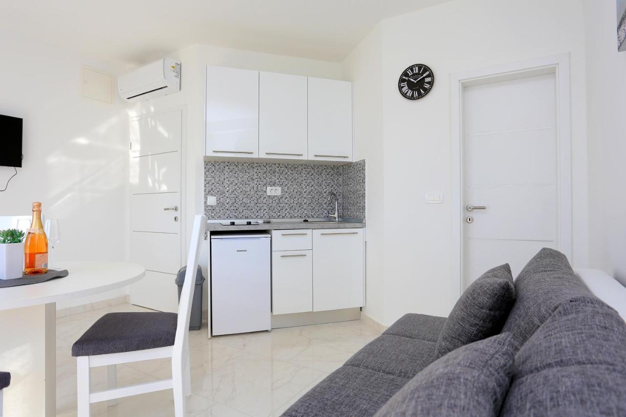 Family Friendly Apartments With A Swimming Pool Zivogosce - Porat, Makarska - 18150 Экстерьер фото