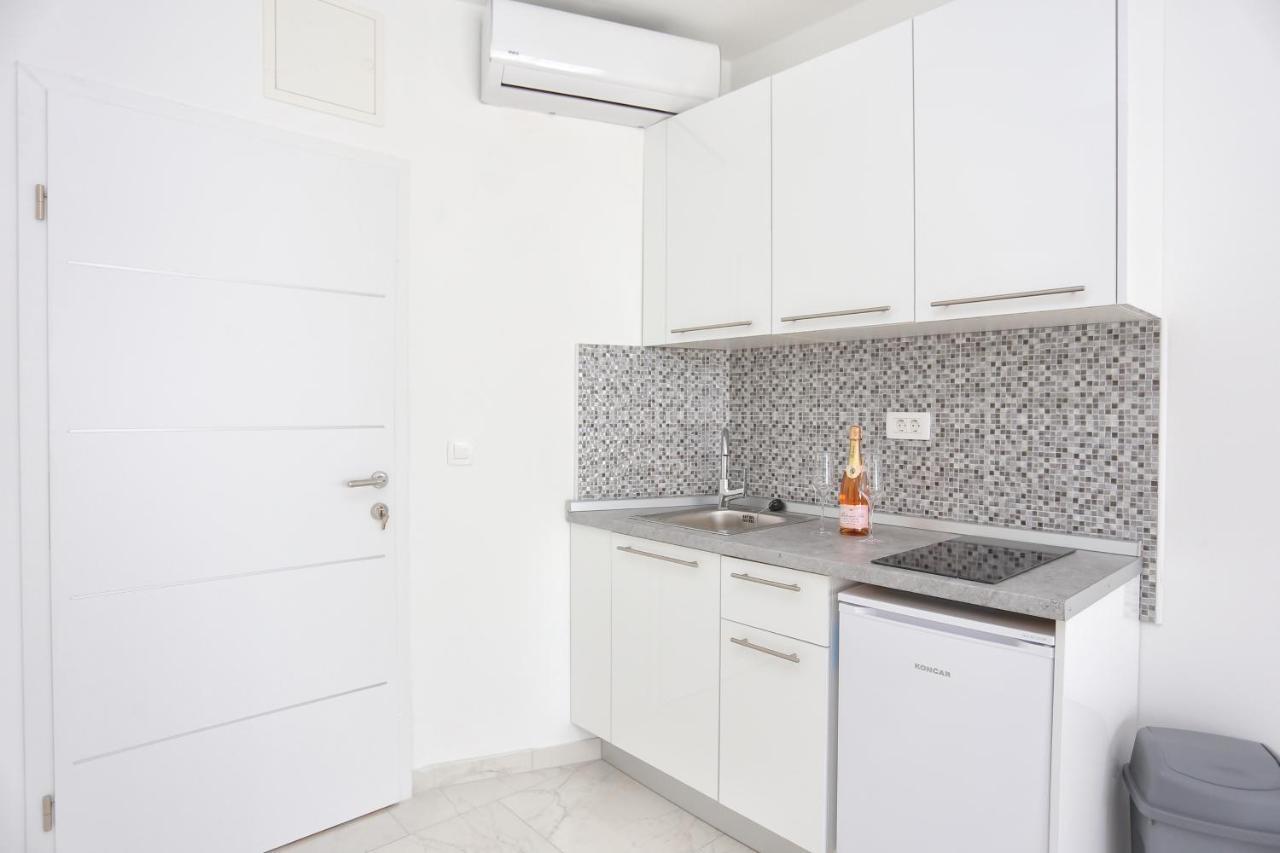 Family Friendly Apartments With A Swimming Pool Zivogosce - Porat, Makarska - 18150 Экстерьер фото